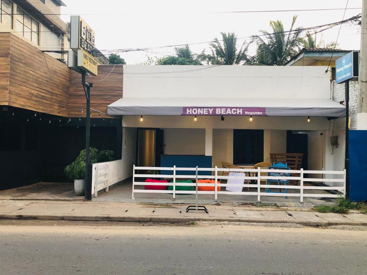 Honey Beach Negombo Kültér fotó