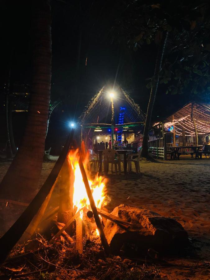 Honey Beach Negombo Kültér fotó