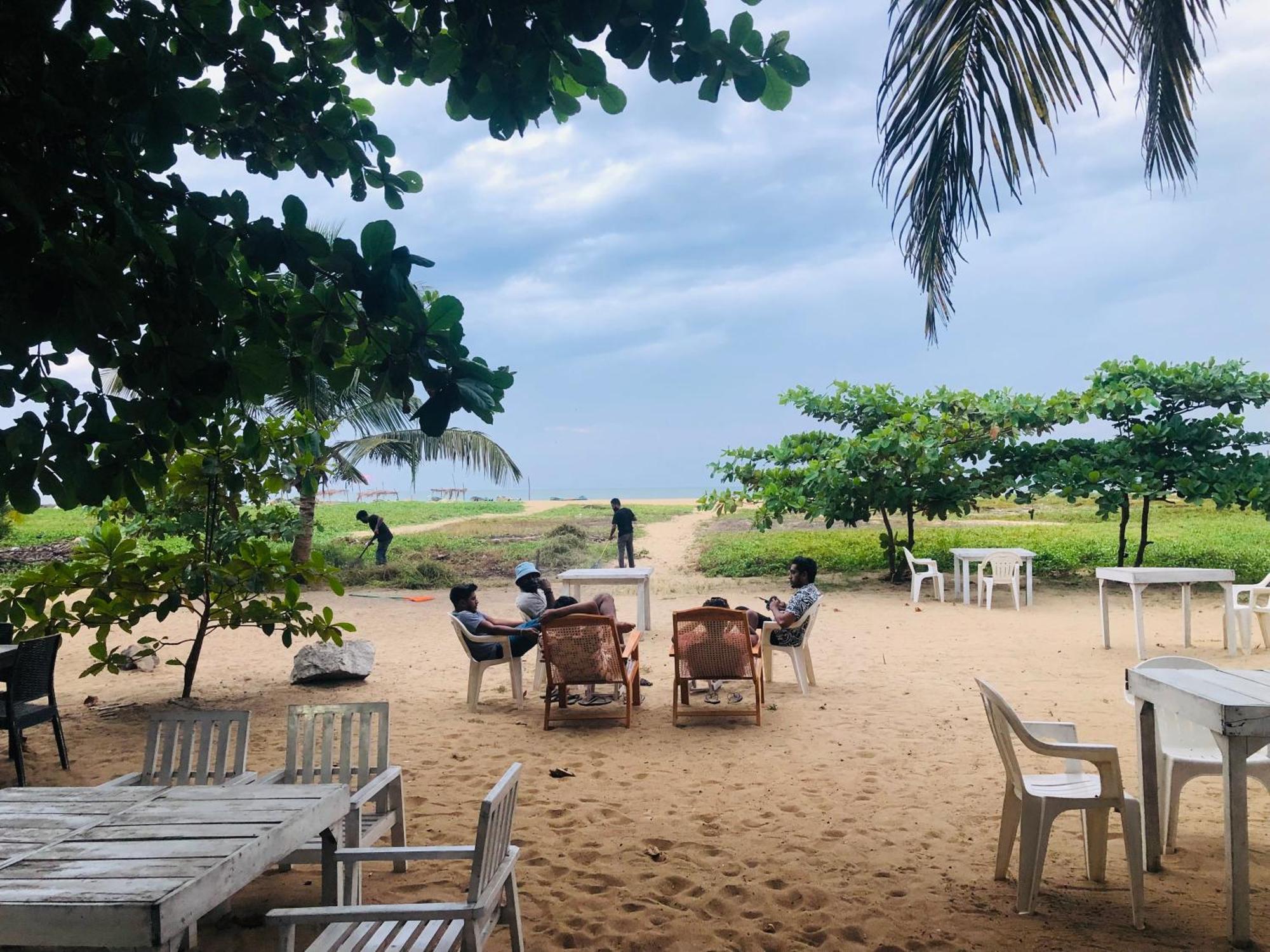 Honey Beach Negombo Kültér fotó