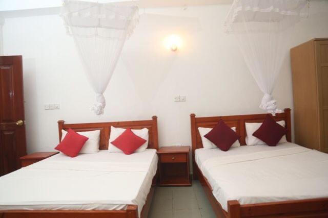 Honey Beach Negombo Kültér fotó