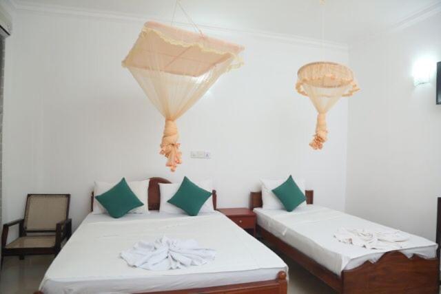 Honey Beach Negombo Kültér fotó